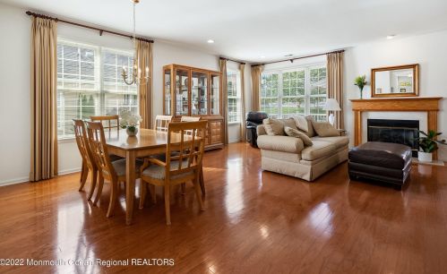 9 Fernwood Dr, Tinton Falls NJ 07712-8713 exterior