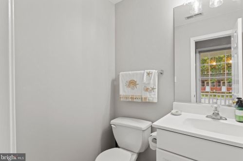 1176 Bayview Ave, Shady Side MD 20764-9523 exterior