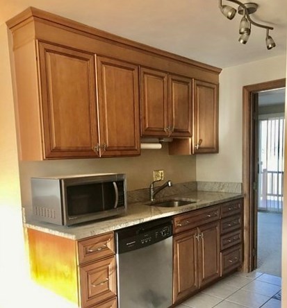 27 Christopher Dr, Methuen MA 01844-6558 exterior