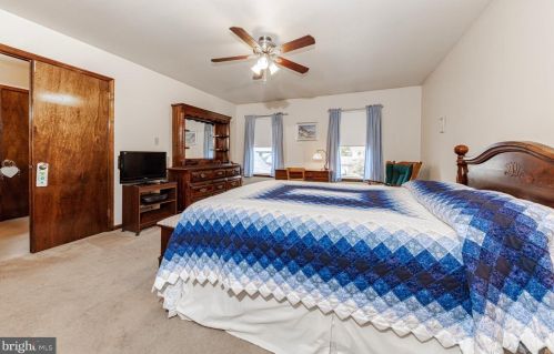 34 Pelham Dr, West Deptford NJ 08051-1736 exterior