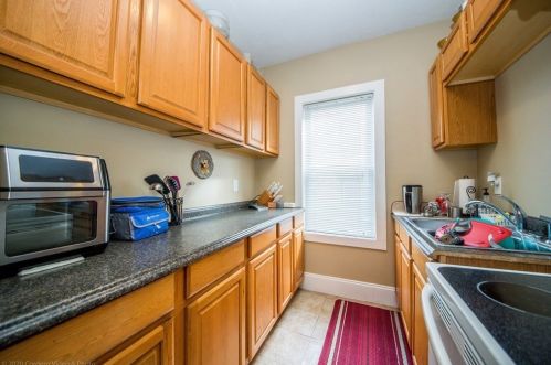 1029 Plymouth Ave, Fall River MA 02721-1939 exterior