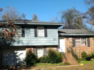 2112 Merry Dr, Birmingham, AL 35215-4040