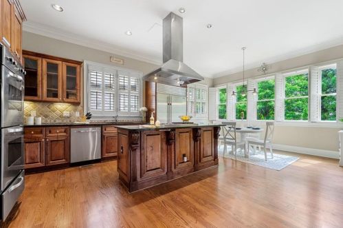 1789 Buckhead Vly Ln, Atlanta GA 30324-2795 exterior