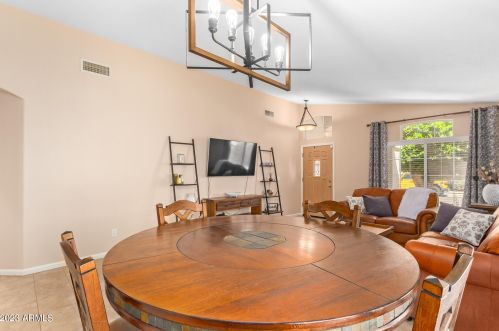 2029 Angela Dr, Phoenix AZ 85032-2351 exterior