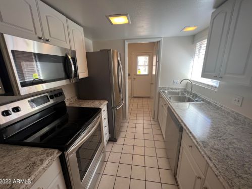 1165 Beryl Ave, Phoenix AZ  85020-1539 exterior