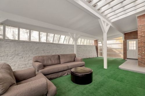 922 Furnace Brk Pkwy, Quincy MA 02169-2304 exterior