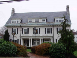 35 Hyde Ave, Newton, MA 02458-2310