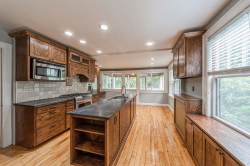 74 Commodore Rd, Worcester, MA 01602-2792