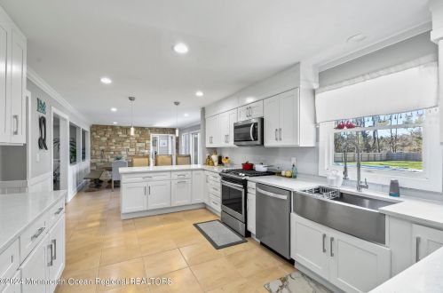 20 Frank Applegate Rd, Jackson Twp NJ  08527-2454 exterior