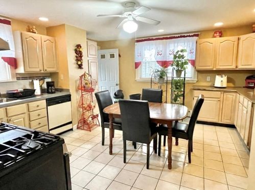 592 Washington Ave, Chelsea MA 02150-3907 exterior