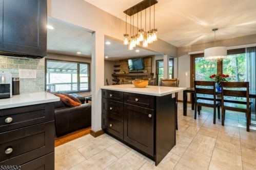 454 Skyline Lk Dr, Skyline Lakes NJ 07456-1917 exterior