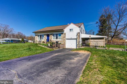 203 Diane Ave, Hatboro, PA 19040-1703