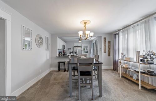 308 Colonial Ave, West Deptford NJ  08096-1010 exterior