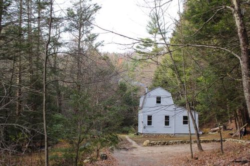 26 Valley Rd, Amherst, MA 01002-9717