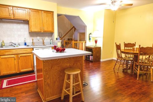 128 Mt Vernon Ct, West Deptford NJ 08096-6895 exterior