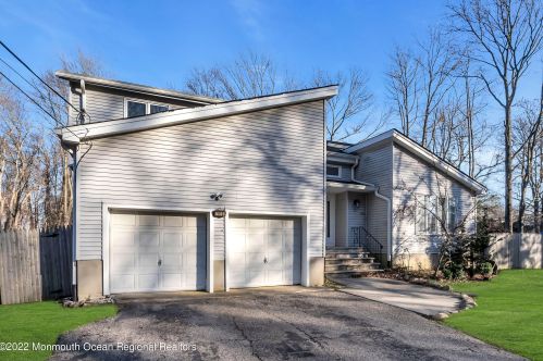 2910 Logan Rd, Tinton Falls NJ  07712-3648 exterior