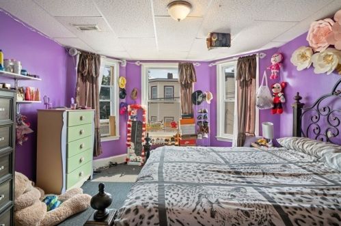 142 Marlborough St, Chelsea MA 02150-2910 exterior