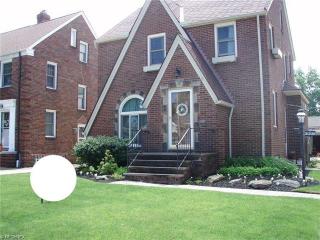 21530 Edgecliff Dr, Cleveland, OH 44123-1148