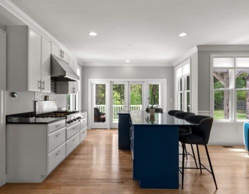 8 Clemmons St, Southborough MA  01772-1314 exterior