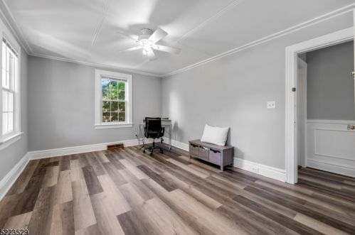 27 Ridgedale Ave, East Hanover NJ 07936-1804 exterior