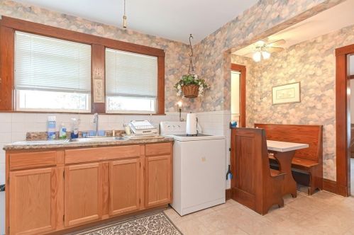 12 Lockeland Ave, Arlington MA 02476-6342 exterior