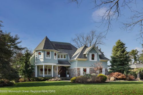 21 Vista Dr, Little Silver NJ  07739-1611 exterior