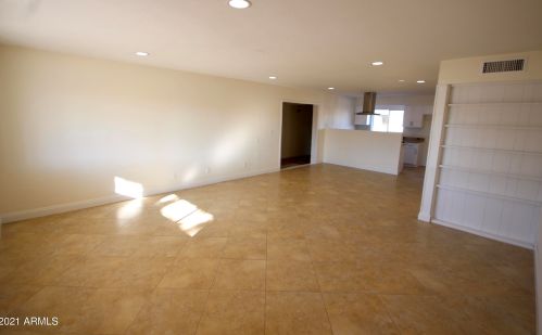 2007 56 Ave, Phoenix AZ 85031-2514 exterior