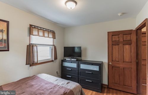 100 Holly Dr, West Deptford NJ 08096-3320 exterior