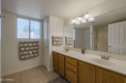 18841 43 Pl, Phoenix AZ 85050-3736 exterior