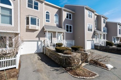 40 Whaler Ln, Quincy, MA 02171-1558