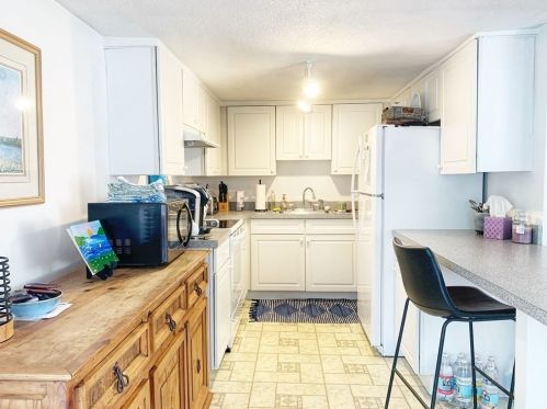 24 Johnson St, Falmouth MA  02540-3624 exterior