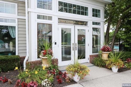 304 Freedom Ln, Belleville NJ 07109-5336 exterior