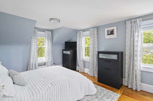 34 Thurston Rd, Newton MA 02464-1244 exterior