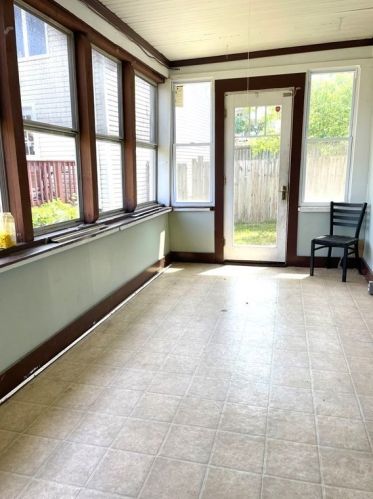 497 Smt St, Fall River MA 02724-1700 exterior