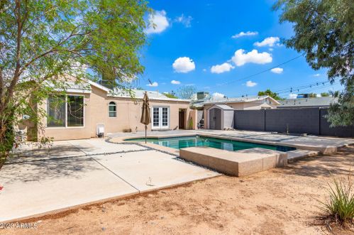 1351 Clarendon Ave, Phoenix AZ 85033-4118 exterior