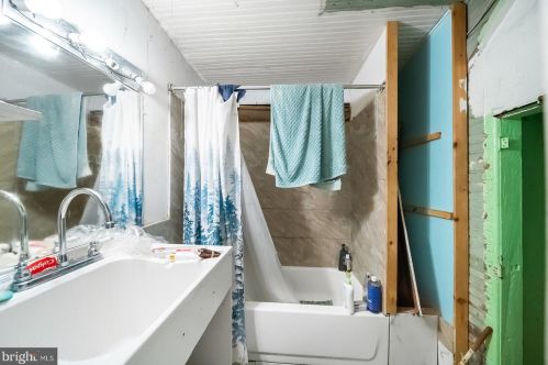 4841 Germantown Ave, Philadelphia PA 19133-1808 exterior