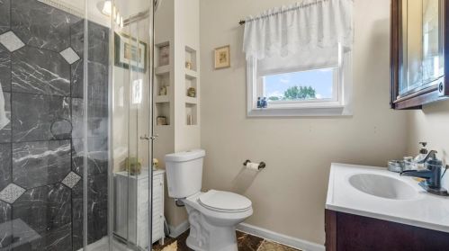 51 Morse Pl, Fall River MA 02724-1346 exterior