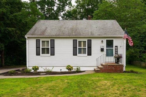 296 Thicket St, Weymouth, MA 02190-1246