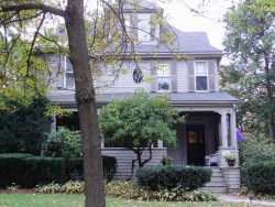 43 Prince St, Newton, MA 02465-2610