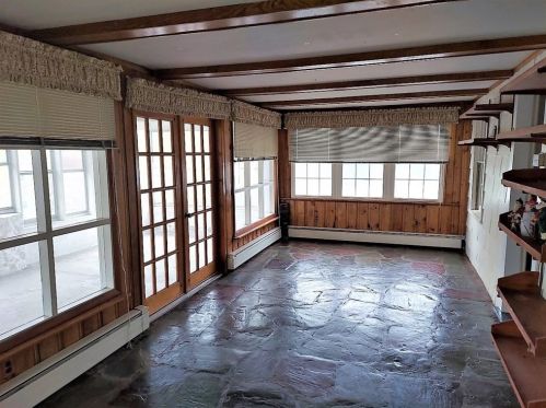 203 Delmont Ave, Worcester MA 01604-2136 exterior