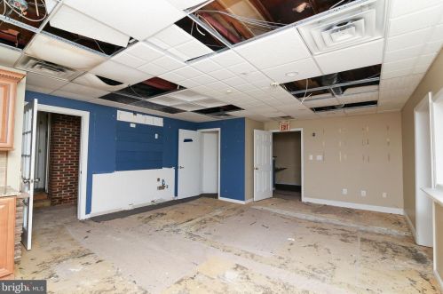 665 Broad St, West Deptford NJ 08096-1055 exterior