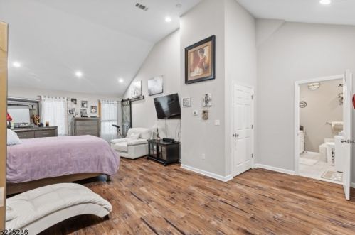 240 Skyline Lake Dr, Skyline Lakes NJ  07456-1959 exterior