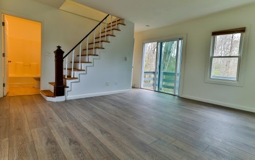 564 State Rd, Plymouth, MA 02360-5107