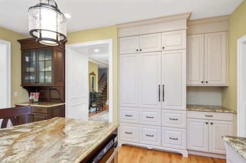 28 Raynor Dr, Hingham MA 02043-4882 exterior