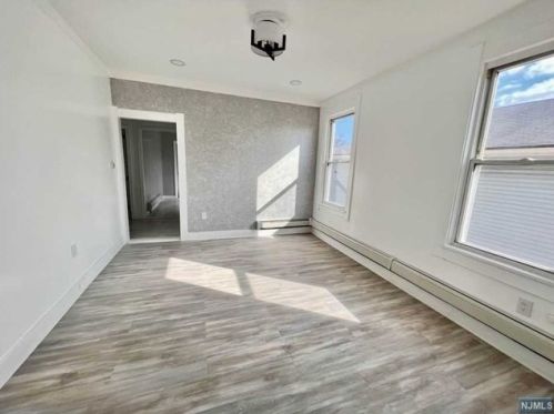 9 Grove St, Kearny NJ  07032-2114 exterior