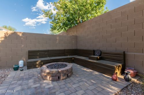 817 Constance Way, Phoenix AZ  85042 exterior