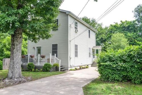 19 Carpenter St, Montgomery, MA 01085-1105