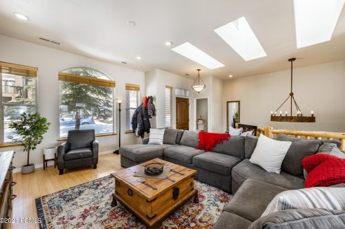 4019 Sunrise Dr, Park City UT 84098-4757 exterior