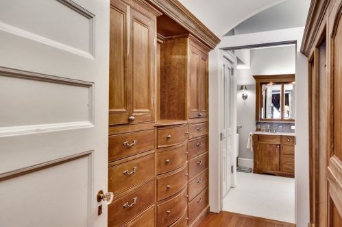 25 Hunnewell Ave, Newton MA 02458-2216 exterior