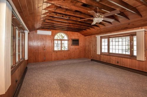 2 Chester Ave, Burlington MA 01803-1312 exterior